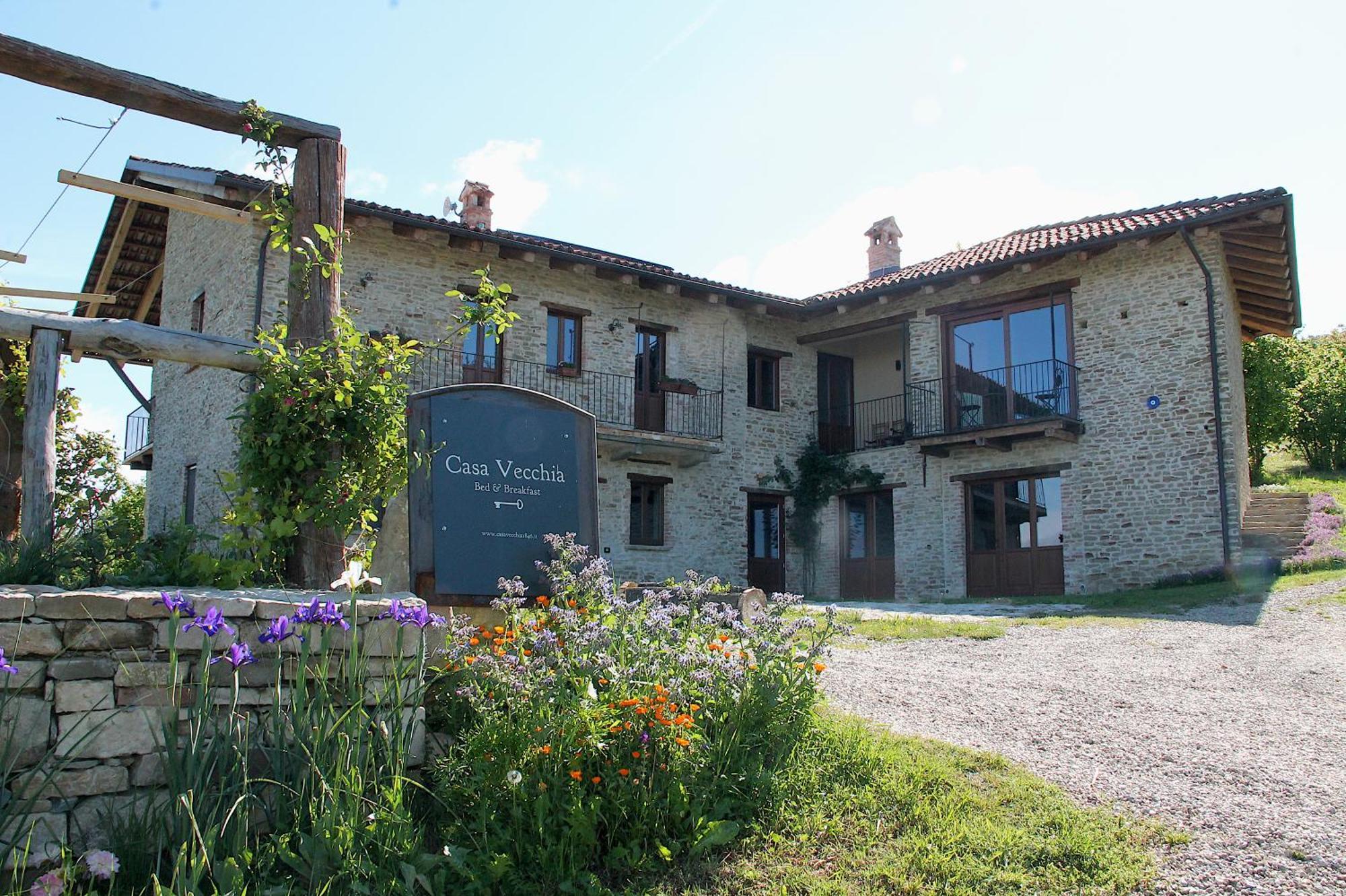 Casa Vecchia Bed&Breakfast Bossolasco Luaran gambar