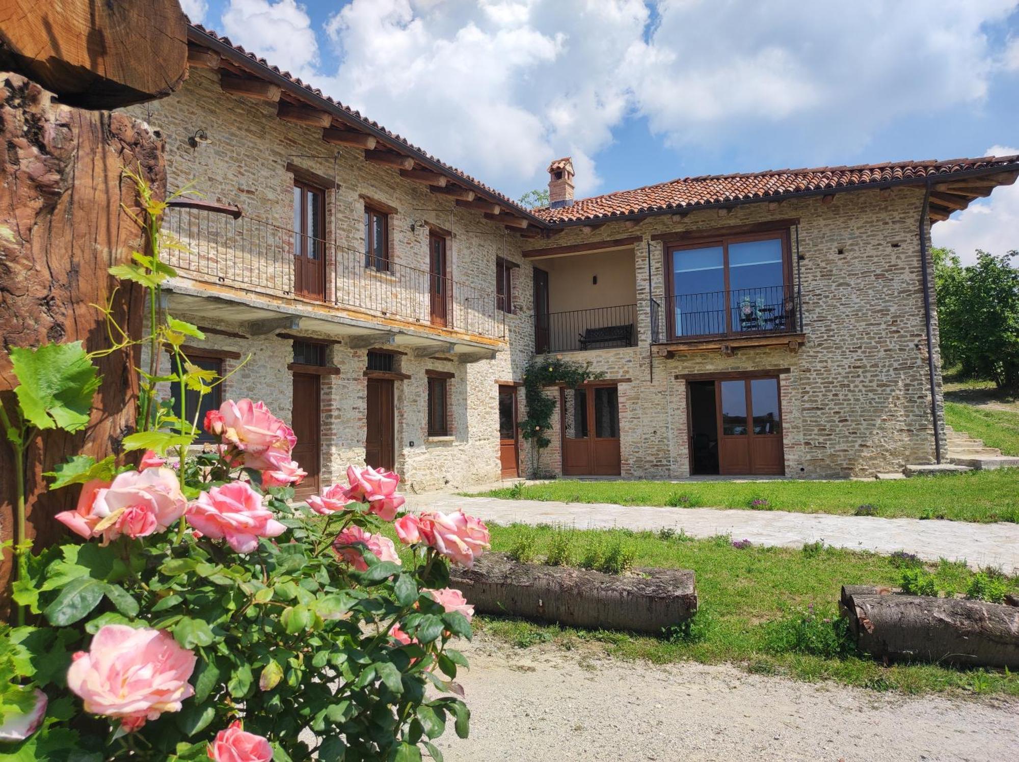 Casa Vecchia Bed&Breakfast Bossolasco Luaran gambar